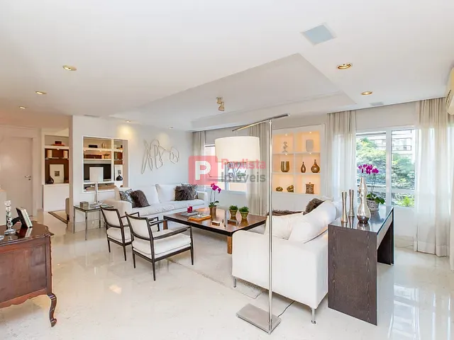 Apartamento com 243m² 3 quartos e 4 banheiros, à venda, no bairro Moema em São Paulo