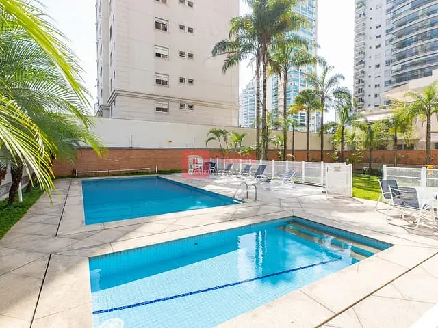 Apartamento com 243m² 3 quartos e 4 banheiros, à venda, no bairro Moema em São Paulo