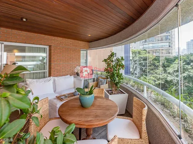 Apartamento com 243m² 3 quartos e 4 banheiros, à venda, no bairro Moema em São Paulo