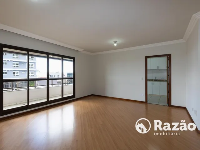 Apartamento 3 quartos e 4 banheiros, para alugar, no bairro Cristo Rei em Curitiba