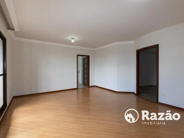 Apartamento 3 quartos e 4 banheiros, para alugar, no bairro Cristo Rei em Curitiba