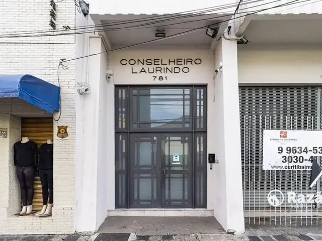 Apartamento 1 quarto e 1 banheiro, para alugar, no bairro Centro em Curitiba