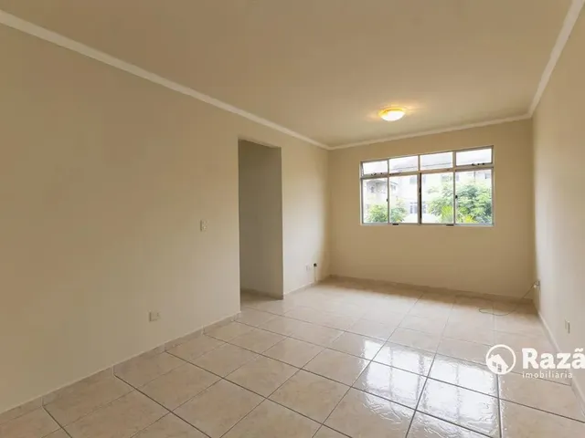 Apartamento 3 quartos e 1 banheiro, para alugar, no bairro Uberaba em Curitiba