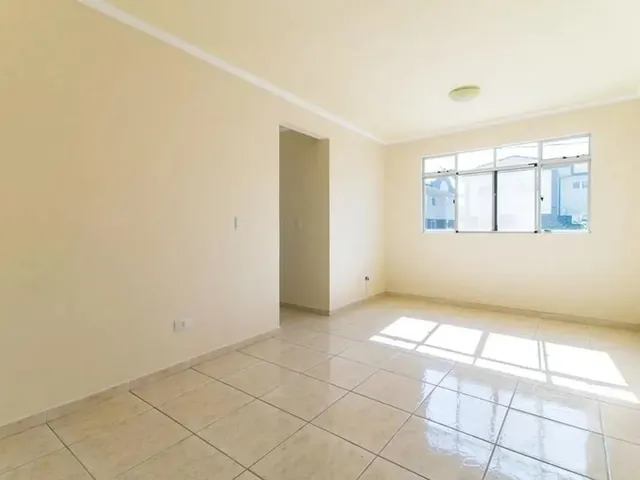Apartamento 3 quartos e 1 banheiro, para alugar, no bairro Uberaba em Curitiba