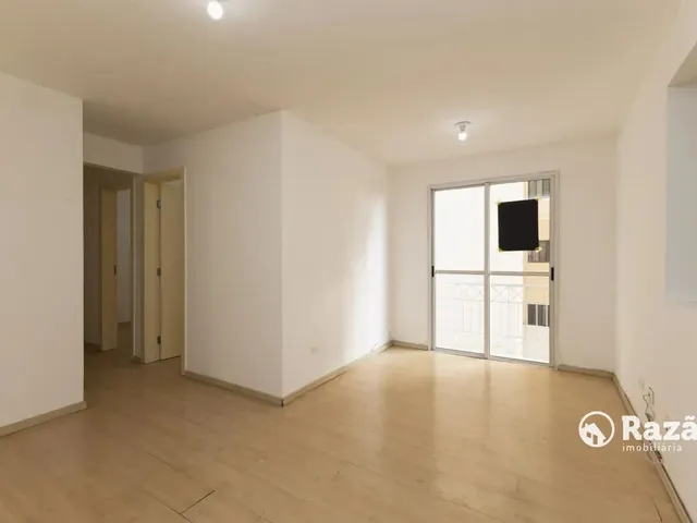 Apartamento 3 quartos e 1 banheiro, para alugar, no bairro Água Verde em Curitiba