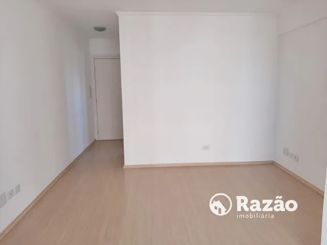 Apartamento 3 quartos e 2 banheiros, para alugar, no bairro Capão Raso em Curitiba