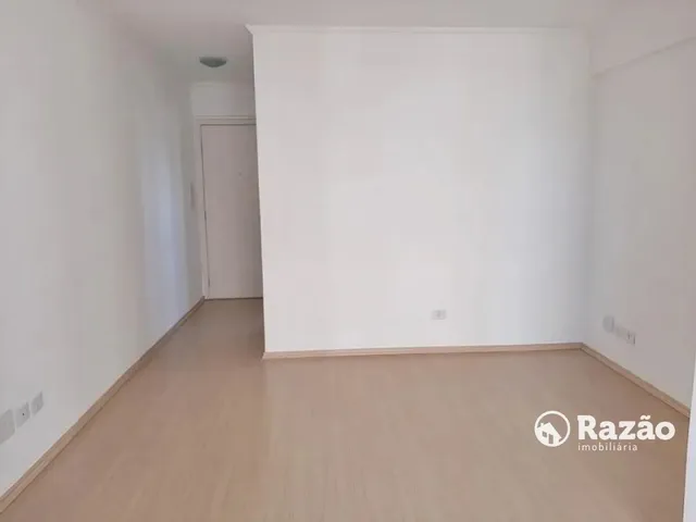 Apartamento 3 quartos e 1 banheiro, para alugar, no bairro Capão Raso em Curitiba