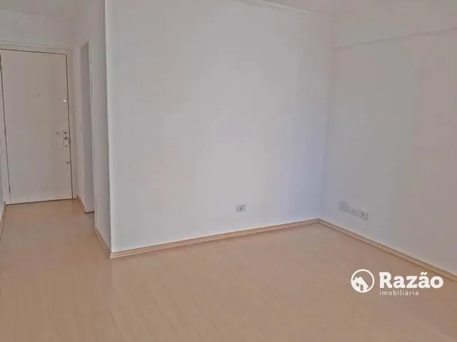 Apartamento 3 quartos e 1 banheiro, para alugar, no bairro Capão Raso em Curitiba
