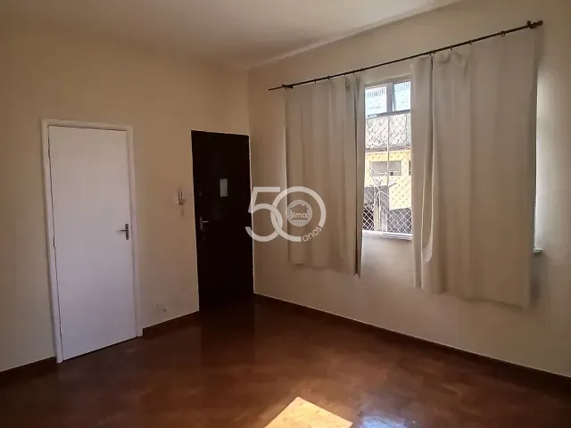 Apartamento com 52m² 2 quartos e 1 banheiro, para alugar, no bairro Irajá em Rio de Janeiro
