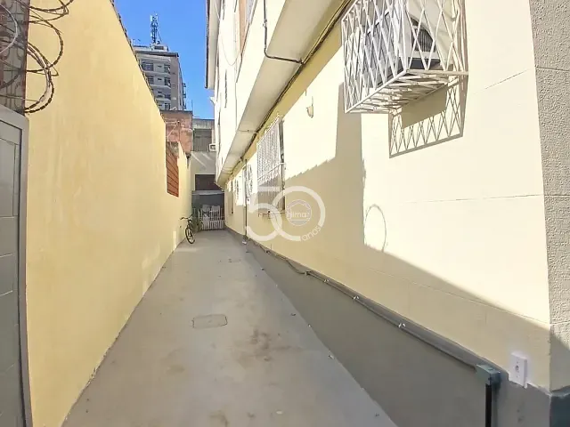 Apartamento com 52m² 2 quartos e 1 banheiro, para alugar, no bairro Irajá em Rio de Janeiro