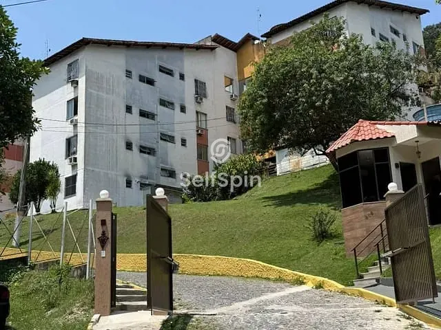 Apartamento 2 quartos e 1 banheiro, para alugar, no bairro Santa Rosa em Niterói