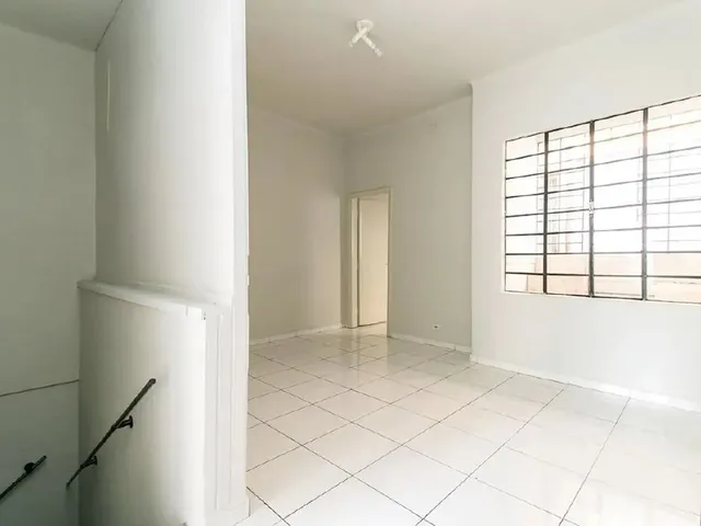 Apartamento 3 quartos e 1 banheiro, para alugar, no bairro Centro em Curitiba
