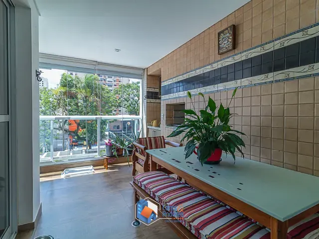 Apartamento com 245m² 3 quartos e 5 banheiros, à venda, no bairro Vila Hamburguesa em São Paulo