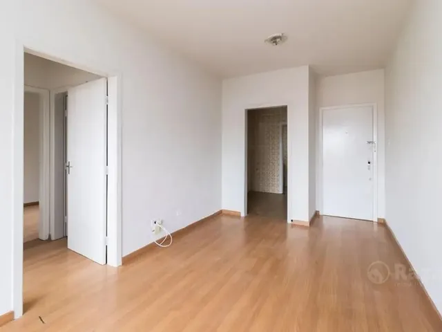 Apartamento 2 quartos e 1 banheiro, para alugar, no bairro Rebouças em Curitiba