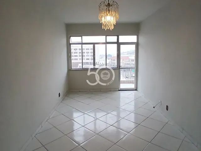 Apartamento com 75m² 3 quartos e 1 banheiro, para alugar, no bairro Penha Circular em Rio de Janeiro