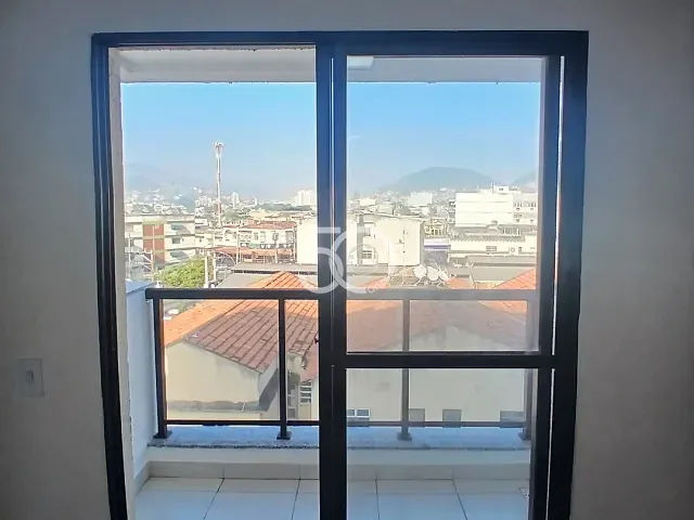 Apartamento 2 quartos e 2 banheiros, para alugar, no bairro Irajá em Rio de Janeiro