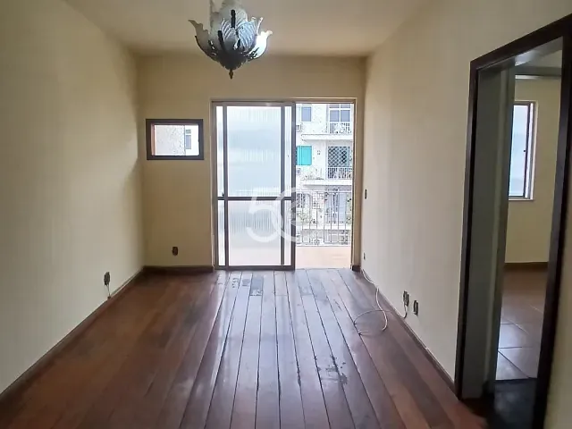 Apartamento com 75m² 2 quartos e 2 banheiros, para alugar, no bairro Irajá em Rio de Janeiro