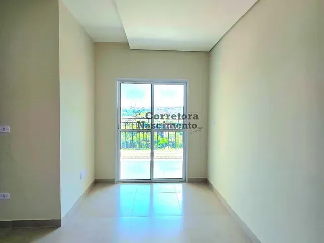 Apartamento 2 quartos e 2 banheiros, à venda ou para alugar, no bairro Bairro do Colonia em Jacareí