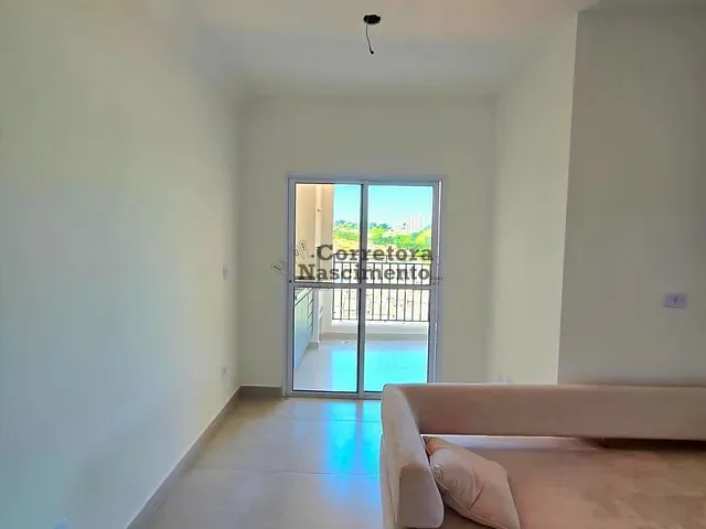 Apartamento 2 quartos e 2 banheiros, à venda ou para alugar, no bairro Bairro do Colonia em Jacareí