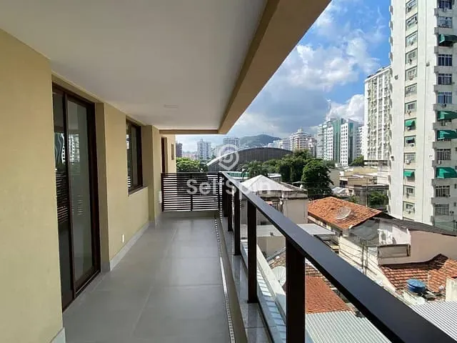 Apartamento 4 quartos e 4 banheiros, para alugar, no bairro Icaraí em Niterói