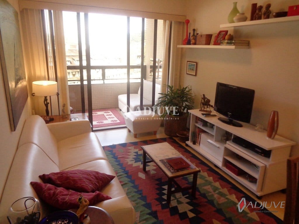 Apartamento à venda com 2 quartos, 92m² - Foto 1