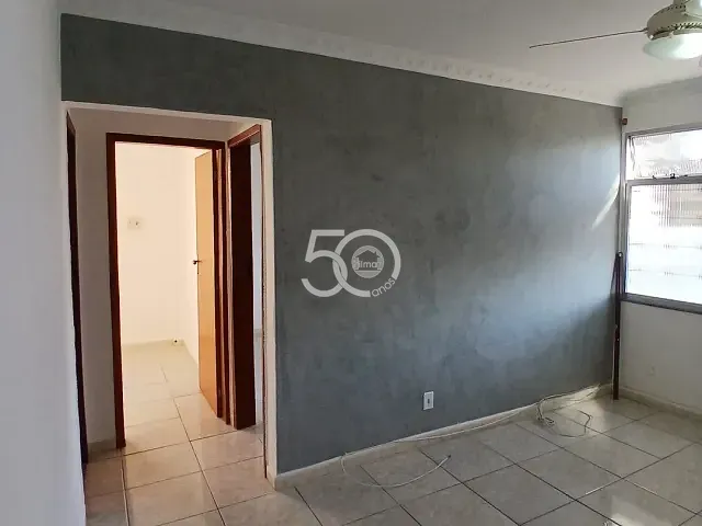 Apartamento com 50m² 2 quartos e 1 banheiro, para alugar, no bairro Penha Circular em Rio de Janeiro