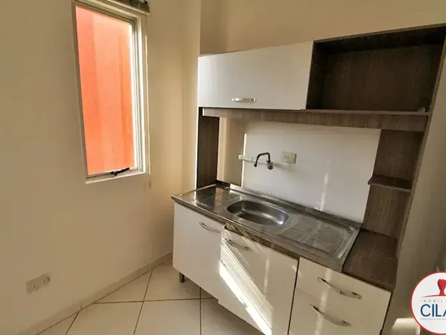 Apartamento 1 quarto e 1 banheiro, à venda, no bairro Alto da Rua XV em Curitiba