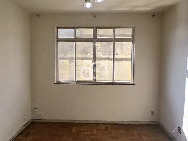 Apartamento com 57m² 2 quartos e 1 banheiro, para alugar, no bairro Vista Alegre em Rio de Janeiro