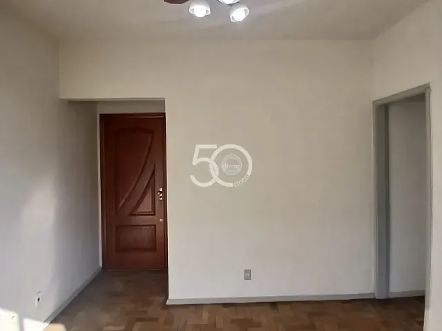 Apartamento com 57m² 2 quartos e 1 banheiro, para alugar, no bairro Vista Alegre em Rio de Janeiro