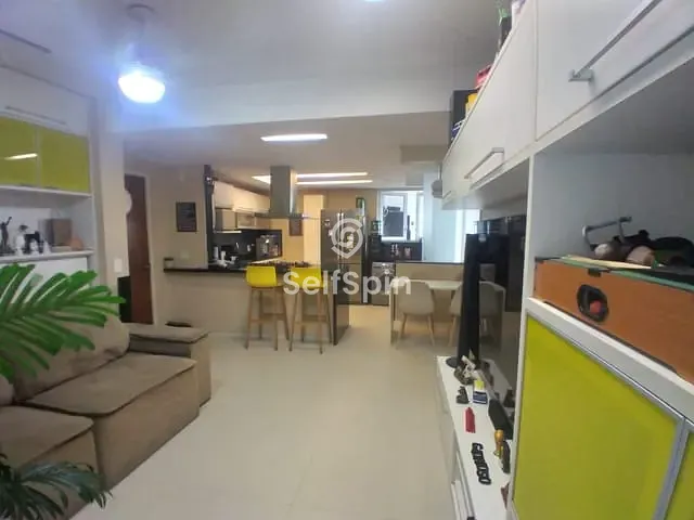 Apartamento 2 quartos e 2 banheiros, para alugar, no bairro Icaraí em Niterói