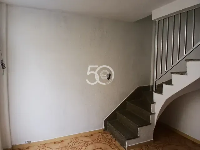 Apartamento com 60m² 2 quartos e 1 banheiro, para alugar, no bairro Vila Kosmos em Rio de Janeiro