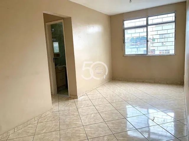 Apartamento 2 quartos e 1 banheiro, à venda, no bairro Irajá em Rio de Janeiro
