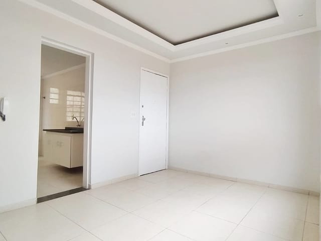 Foto do Apartamento - Apartamento com 03 quartos sendo 02 com armários e 02 vagas cobertas, Bairro São João Batista, Belo Horizonte | Deltalar Imóveis