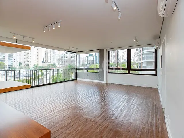 Apartamento 3 quartos e 5 banheiros, à venda, no bairro Campo Belo em São Paulo