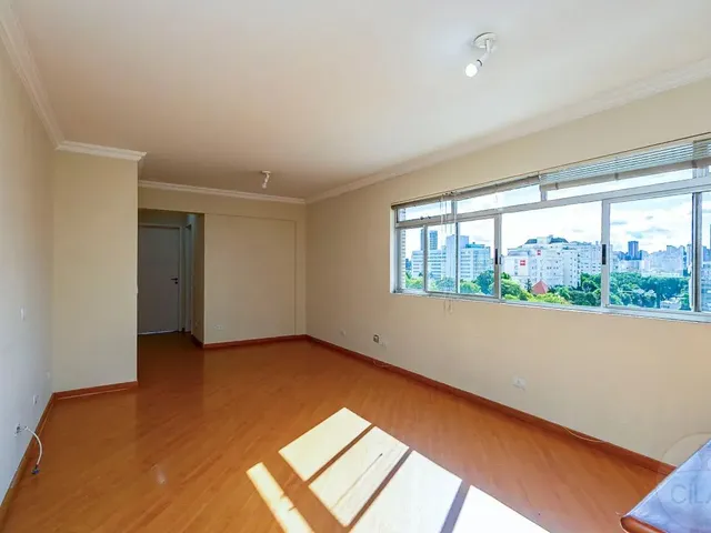 Apartamento 2 quartos e 2 banheiros, à venda, no bairro Centro em Curitiba