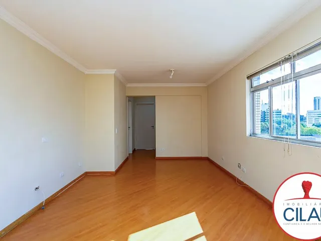 Apartamento 2 quartos e 2 banheiros, à venda, no bairro Centro em Curitiba