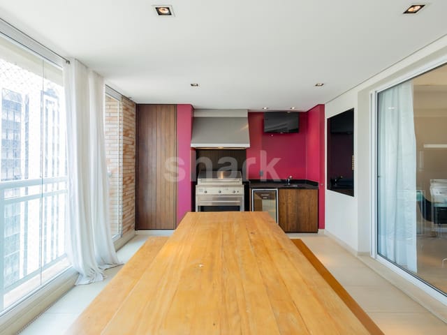 Apartamento com 168m² 2 quartos e 4 banheiros, à venda ou para alugar, no bairro Itaim Bibi em São Paulo