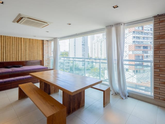 Apartamento com 168m² 2 quartos e 4 banheiros, à venda ou para alugar, no bairro Itaim Bibi em São Paulo