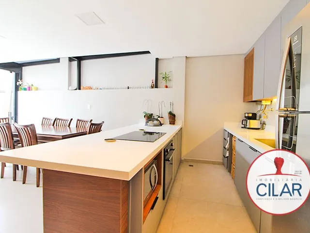 Apartamento 2 quartos e 2 banheiros, à venda, no bairro Campo Comprido em Curitiba