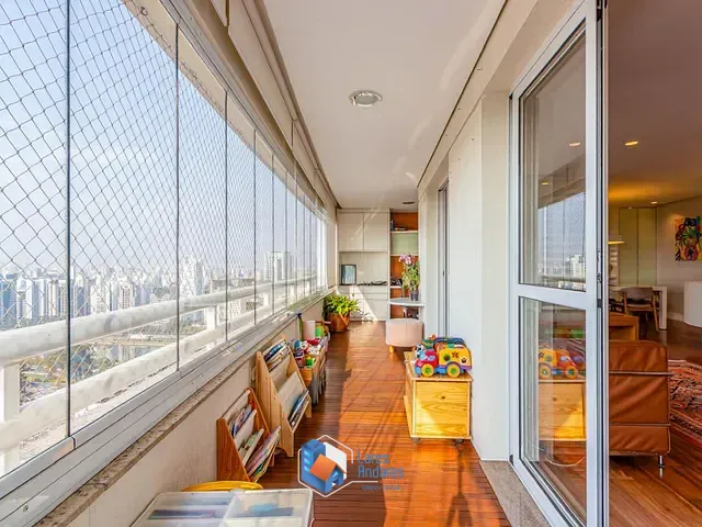 Apartamento com 182m² 3 quartos e 4 banheiros, à venda, no bairro Real Parque em São Paulo