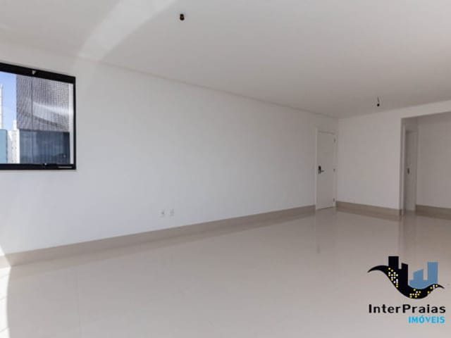 Apartamento à venda, no bairro Centro em Balneário Camboriú