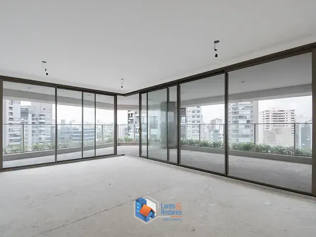 Apartamento com 221m² 3 quartos e 5 banheiros, à venda, no bairro Moema em São Paulo