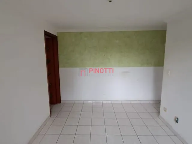 Apartamento 2 quartos e 1 banheiro, à venda ou para alugar, no bairro Santa Terezinha em São Bernardo do Campo