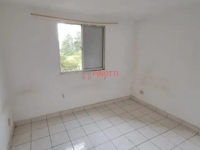 Apartamento 2 quartos e 1 banheiro, à venda ou para alugar, no bairro Santa Terezinha em São Bernardo do Campo