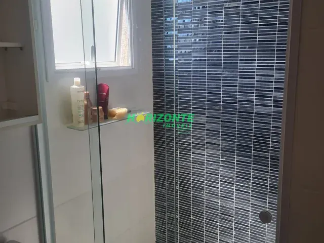 Apartamento 3 quartos e 2 banheiros, à venda ou para alugar, no bairro Urbanova em Avenida Maria de Lourdes Friggi