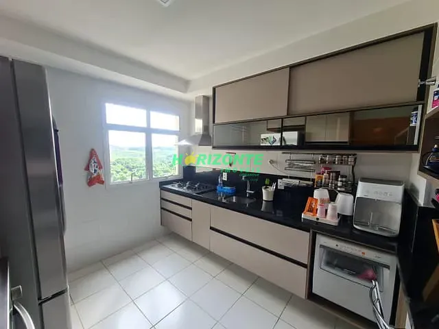 Apartamento 3 quartos e 2 banheiros, à venda ou para alugar, no bairro Urbanova em Avenida Maria de Lourdes Friggi