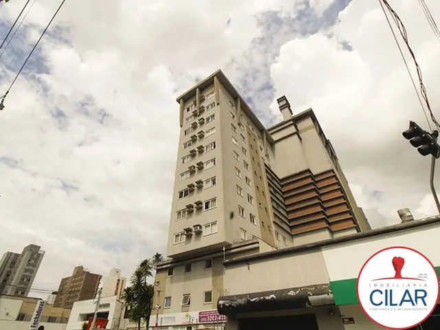 Apartamento 2 quartos e 1 banheiro, para alugar, no bairro Centro em Curitiba