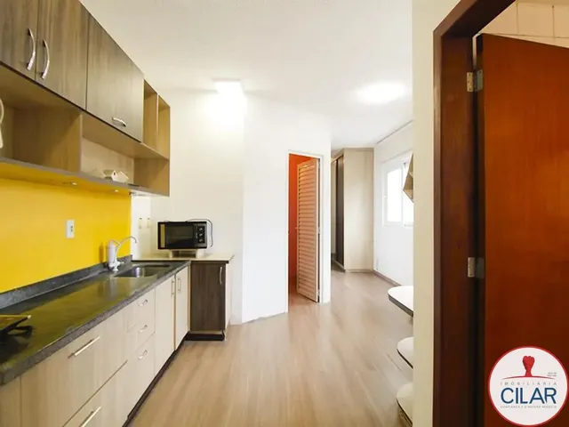 Apartamento 2 quartos e 1 banheiro, para alugar, no bairro Centro em Curitiba
