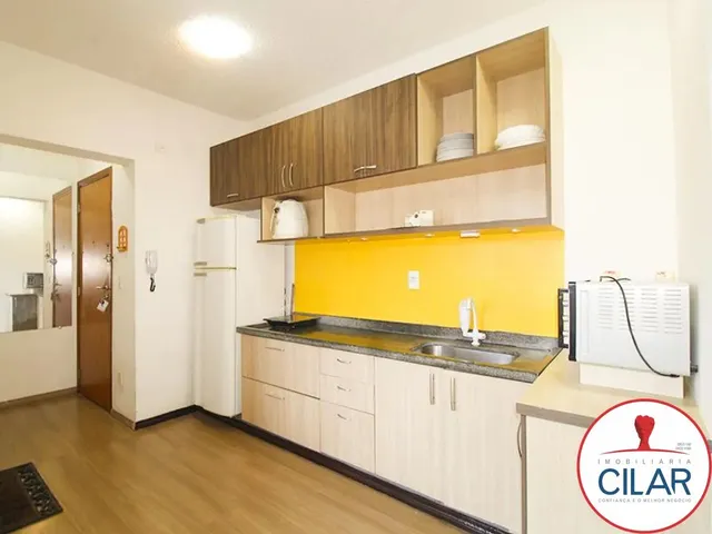 Apartamento 2 quartos e 1 banheiro, para alugar, no bairro Centro em Curitiba