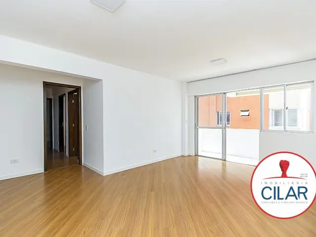 Apartamento 3 quartos e 2 banheiros, para alugar, no bairro Cristo Rei em Curitiba